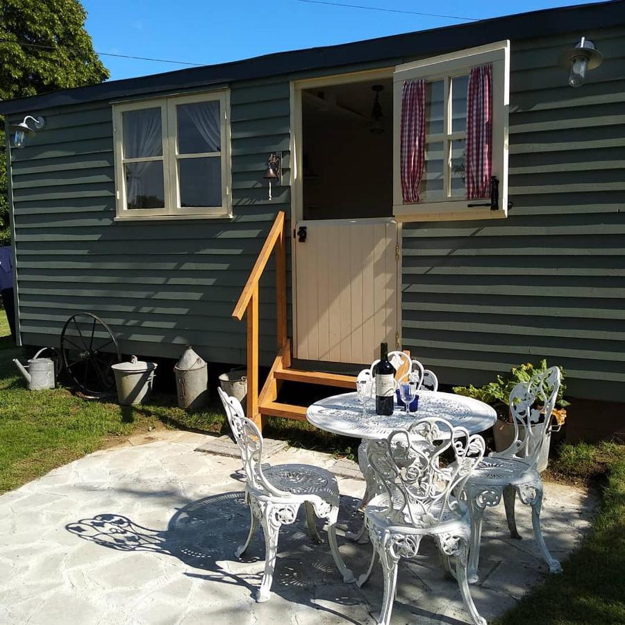 The English Shepherds Hut @ Les Aulnaies Echauffour Eksteriør bilde