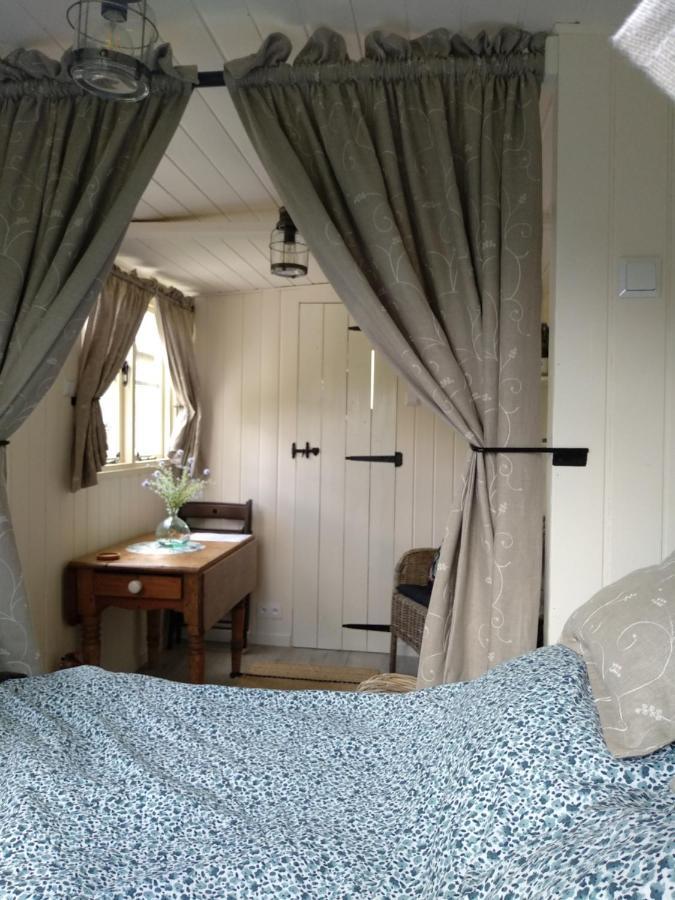The English Shepherds Hut @ Les Aulnaies Echauffour Eksteriør bilde